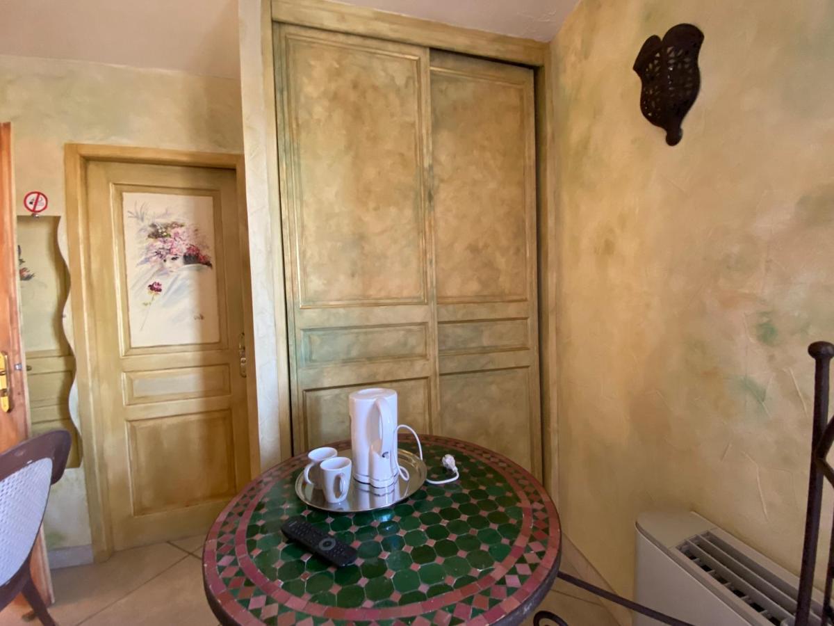 Le Rif Hotell Puygiron Exteriör bild